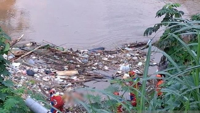 mayat-dalam-kondisi-tanpa-kepala-ditemukan-di-kali-ciliwung-pancoran-jakarta-selatan-jaksel-mayat-itu-ditemukan-warga-yang-sed-1752118346653_169