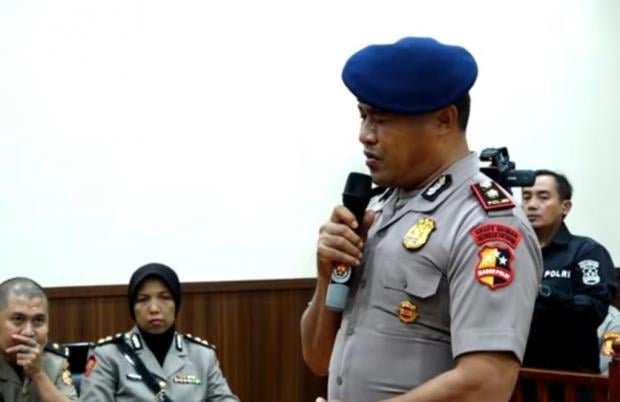 kompol_cosmas_kaju_gae_menangis_usai_putusan_ptdh