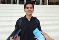 Hasan Rusbal saat di wawancarai mengecam tindakan DPRD Tangsel yang mencoreng etika kelembagaan dan sangat tidak profesional dalam memberikan pelayanan publik