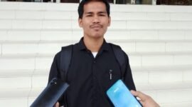 Hasan Rusbal saat di wawancarai mengecam tindakan DPRD Tangsel yang mencoreng etika kelembagaan dan sangat tidak profesional dalam memberikan pelayanan publik