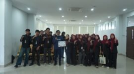 Foto Bersama Himpunan Mahasiswa Program Studi Hukum Ekonomi Syariah (HES) Fakultas Syariah UIN Sultan Maulana Hasanuddin Banten menggelar HES Festival 2025