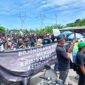Gelombang protes warga Bojonegara dan Pulo Ampel kembali mencuat terkait kebijakan jam operasional truk tambang dalam Peraturan Gubernur (Pergub) Banten