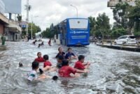 Banjir menyelimuti jakarta (Dok. Kabariku.com)