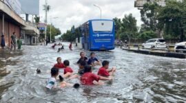 Banjir menyelimuti jakarta (Dok. Kabariku.com)