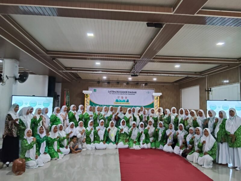 Foto bersama peserta dan panitia LKD Fatayat NU