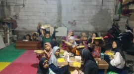 Pembagian nasi Sanggar Silat si Rabin (Doc. Ist)