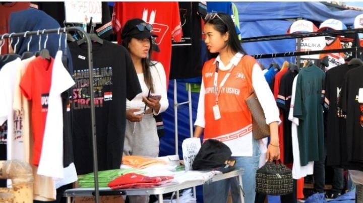 Pedagang Lokal Lombok (foto: Andre/Kemenpora.go.id)