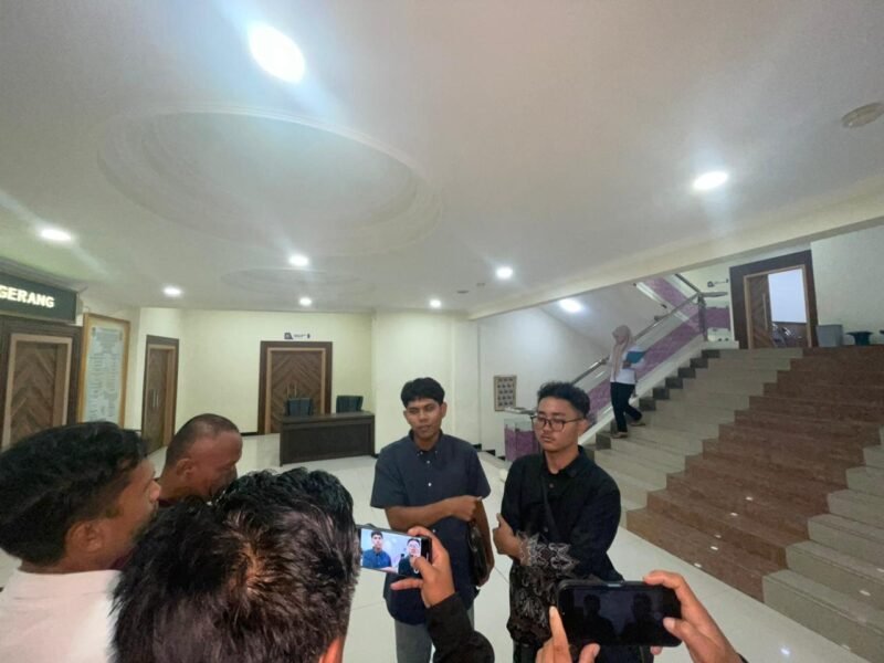 Warga TPA Jatiwaringin Tolak Proyek PSEL Saat RDP DPRD Kab Tangerang (Foto/istimewa).