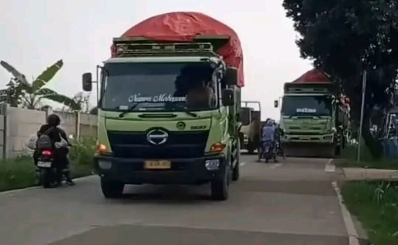 Truk odol di Maja sedang beroperasi 