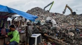 Kondisi di TPA Jatiwaringin Kabupaten Tangerang, (Foto: Detik.com)