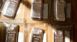 Perak yang tidak berhenti pada faktor harga