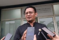 Kepala KCD Kota Tangerang, Teguh Setiawan saat diwawancarai usai temui masa aksi Progresi (Agung Gumelar/PusatBerita)
