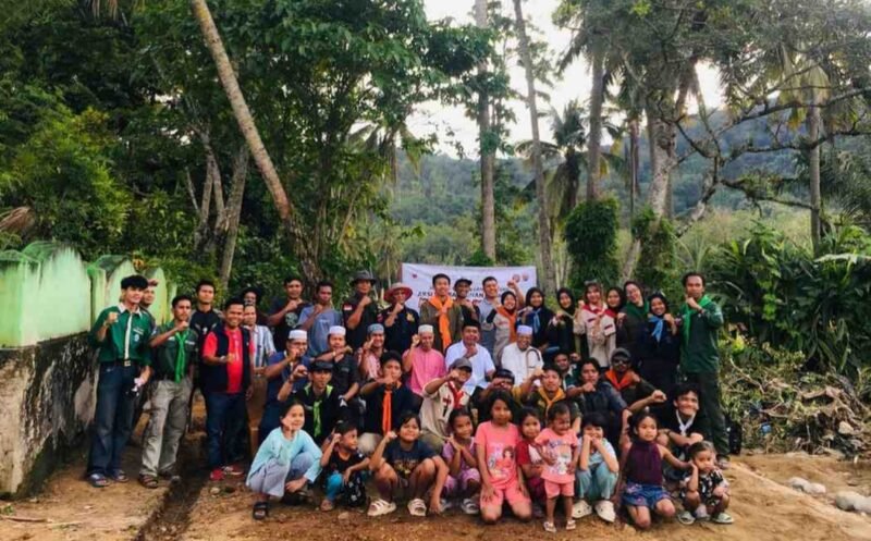 Foto bersama Pusat Koordinasi Nasional (PKN) MAPALA Se-Indonesia bersama Pusat Koordinasi Daerah (PKD) MAPALA Se-Indonesia