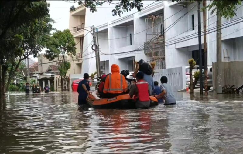 Banjir melanda Duren Village Tangerang (Foto: Aditya/PusatBerita) 