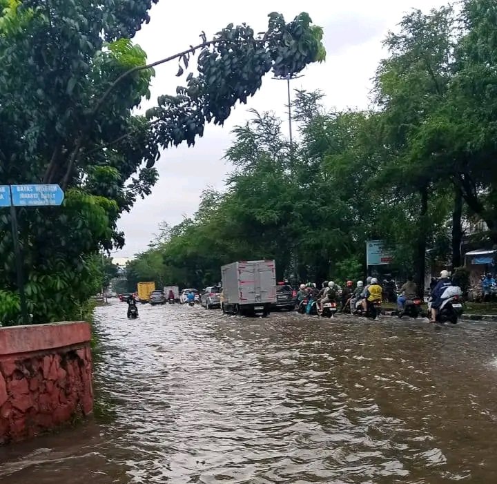 Berbagai wilayah di Jakarta diterjang banjir | Dok: Istimewa 