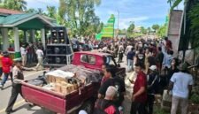 Masa Aksi Padati Ruas Jalan Perbatasan BMR-Minahasa (Foto: Istimewa)