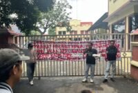 Massa Aksi Geruduk PUPR Kota Tangerang (Foto: Istimewa)