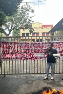 Puluhan Massa FORTAB Geruduk PUPR Kota Tangerang, Tuntut Tanggung Jawab Jalan Rusak yang Memakan Korban