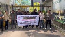 Unjuk Rasa Forum Mahasiswa Cinta Indonesia 