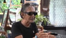 Pakar ekonomi, Ferry Latuhihin terang-terangan membantah narasi pemerintah yang mengklaim MBG sebagai investasi (foto: istimewa).