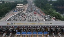 Pantauan Udara Gerbang Tol Cikampek Utama (Sumber: Antara).