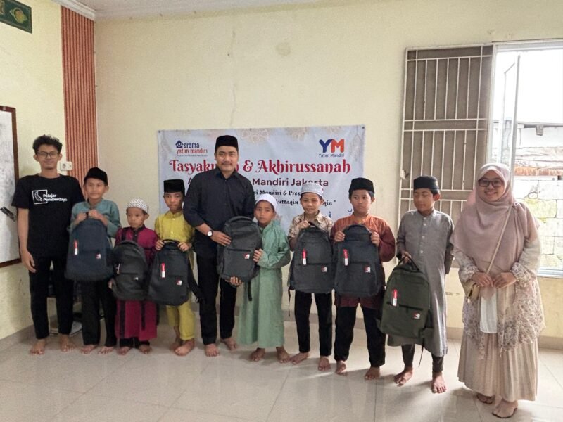 Pengurus Besar Pelajar Islam Indonesia (PB PII) menggelar kegiatan santunan bagi anak yatim-piatu (Foto: Agung/Pusat-Berita)