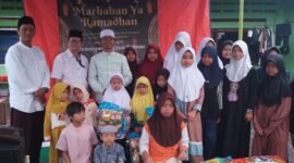 Redaksi Media Posbanten.com menggelar Buka Puasa Bersama (Bukber) dan Santuan di wilayah Kelurahan Sumur Pacing Kecamatan Karawaci (Foto: Istimewa)
