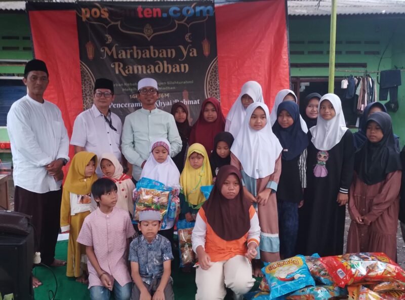 Redaksi Media Posbanten.com menggelar Buka Puasa Bersama (Bukber) dan Santuan di wilayah Kelurahan Sumur Pacing Kecamatan Karawaci (Foto: Istimewa)