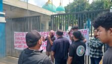 Forum Persatuan Pemuda Neglasari (FP2N) kembali menggelar aksi di Kantor Dinas Perhubungan (Dishub) Kota Tangerang (Foto: Istimewa)