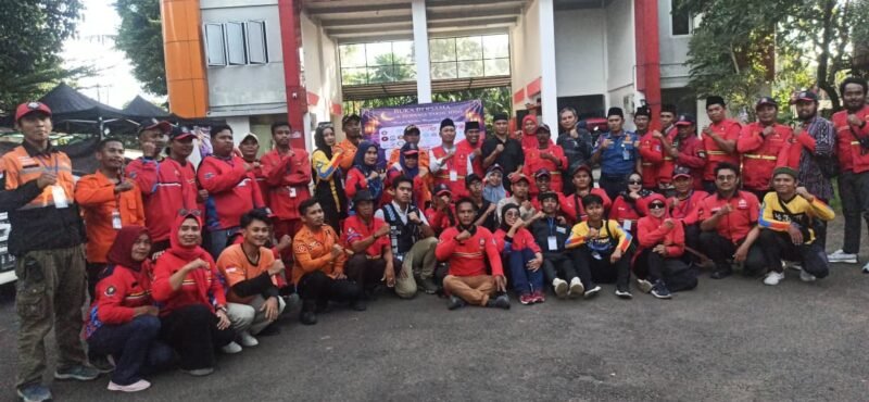 Damkar Posko Pondok Aren Kolaborasi Bersama OPD Tangsel dan Lembaga Kemanusiaan Serta UMKM Gelar Bagi Takjil (Foto: Istimewa)