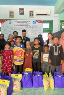 BMM Gelar Penyaluran Program Sembako Pejuang keluarga, Bingkisan Lebaran Ceria di Makassar