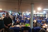 Kondisi Penumpang di dalam Kapal Fery Dari Bakauheni - Merak (Foto: Agung/Pusat-Berita)