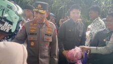 Kapolri Listyo Sigit Prabowo Tinjau Langsung Arus Balik di Pelabuhan Bakauheni (Foto: Agung/Pusat-Berita)