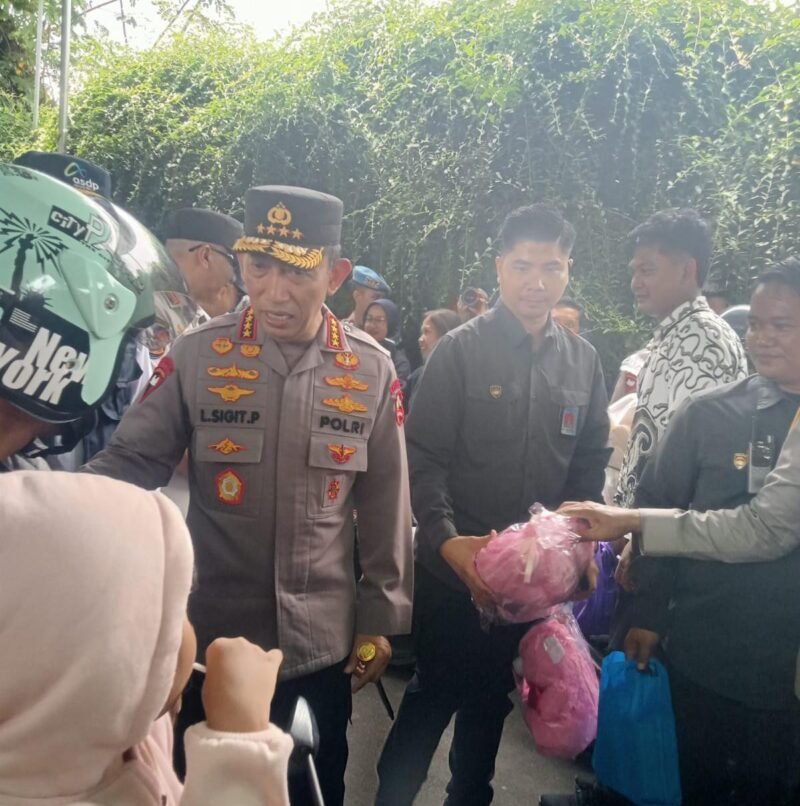 Kapolri Listyo Sigit Prabowo Tinjau Langsung Arus Balik di Pelabuhan Bakauheni (Foto: Agung/Pusat-Berita)