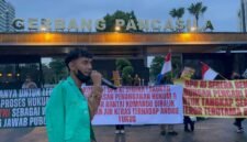 Aliansi Badan Eksekutif Mahasiswa Menggugat, Aksi di depan gerbang pancasila