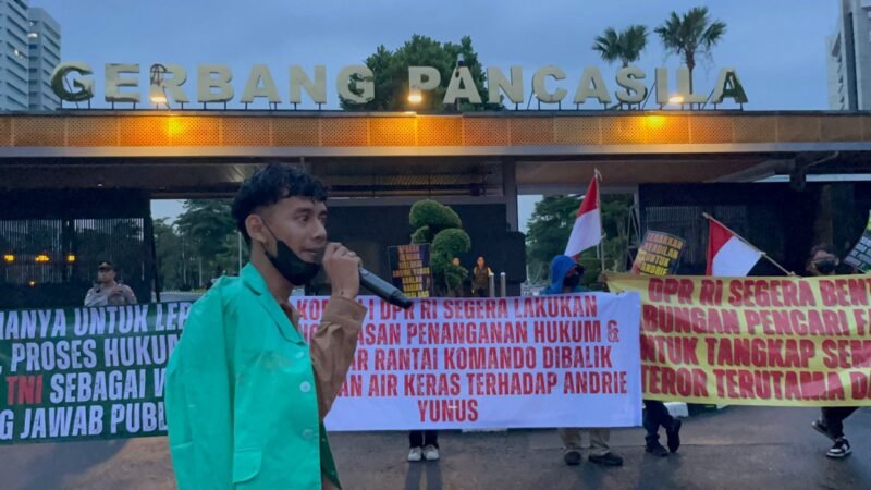 Aliansi Badan Eksekutif Mahasiswa Menggugat, Aksi di depan gerbang pancasila