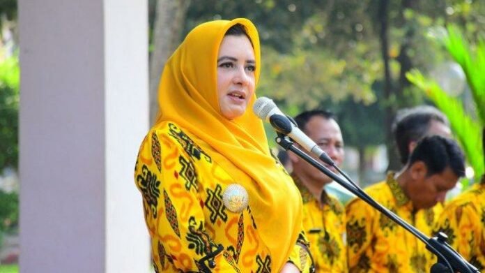 Bupati Pekalongan Fadia Arafiq terjerat dalam OTT KPK di Semarang (Foto: istimewa).