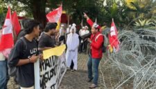 GMNI Jakarta Timur gelar aksi depan Gedung Merah Putih | Sumber: Ist