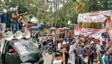 Sekelompok Mahasiswa Gelar Aksi di Depan Kantor Pemerintahan (Foto: Ilustrasi)