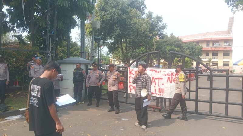 GMT Gelar Aksi di Depan Pusat Pemerintahan Kota Tangerang (Foto: Liputan/Pusat-Berita)