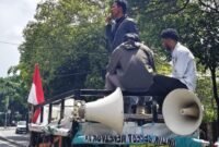 Mahasiswa Anti Korupsi gelar aksi unjuk rasa di depan DPP PDI-P (Foto: Istimewa)