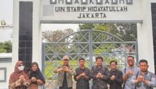 Momentum Hari Bangkit PII 79 Tahun, PB PII Ziarah ke Makam Alm. Anton Timur Djaelani (Foto: Agung/Pusat-Berita)