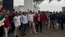 BEM BANTEN Bersatu dan BEM PTNU Korwil Banten Gelar Aksi di Area Kantor Pemerintahan Provinsi Banten (Foto: Istimewa)
