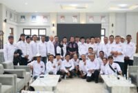 Prosesi Foto bersama Pengurus GMPK dengan Bupati Tangerang Maesyal Rasyid. (Doc.Ist/PB)