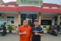 Rizal didampingi oleh Suhendar, Ketua DPD PERADMI Bogor sekaligus praktisi hukum perbankan ke Polsek Bogor Tengah (Foto: Istimewa)