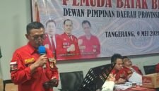 Todo Nainggolan, dalam Orasi kemenangannya di gedung DPD KNPI Kota Tangerang. (Doc. Ist/PB)