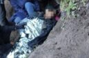 Relawan mengevakuasi seorang pendaki yang meninggal dunia di jalur pendakian Gunung Merbabu via Selo, Kabupaten Boyolali. (Dok. Relawan)