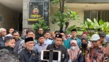 Konferensi Pers dari Anak Ahmad Bahar Usai Penuhi Panggilan Polda Metro Jaya Terkait Kasusnya Dengan Hercules (Foto: Istimewa)