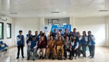 Kelompok KKN UMT bersama Pemerintah Kelurahan Kunciran (Foto: Istimewa)
