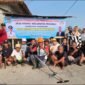 Warga bersama LPM dan Pemerintah Desa Kramat bergotong royong membersihkan lingkungan di Kampung Pondok Panjang, Desa Kramat, Kecamatan Pakuhaji, Kabupaten Tangerang. (Dok. Istimewa)